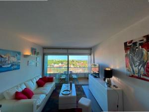 Appartement T2 rénové, proche plage, parking sécurisé - FR-1-388-154