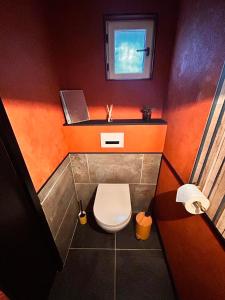 Maisons d'hotes La Grange Aux Hirondelles - Chambre Atelier : photos des chambres