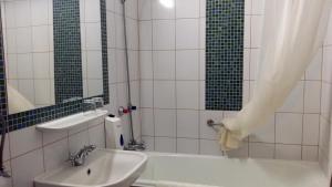 Standard Double or Twin Room room in Hotel Tisza és Thermálfürdő