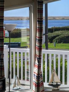 Lovely and Bright Caravan Haven Littlesea with views across the Fleet Lagoon