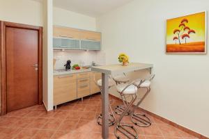 Spacious 1Bedroom on the Main Square of Kotor