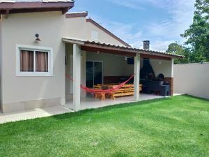 Casa ampla com fácil acesso as Praias e Shopping