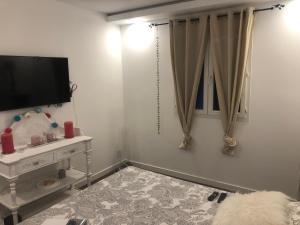 Villas Villa Bagnols en foret : photos des chambres