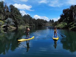 Cabaña con jacuzzi y acceso al embalse - Portum I