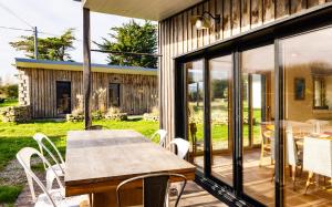 Maisons de vacances Gites de Lezinadou - 8 personnes - Plomeur La Torche : photos des chambres