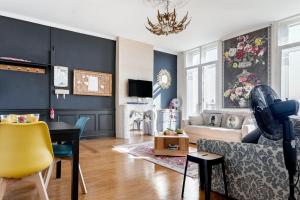 Elegant apartment in Bordeaux at Les Chartrons