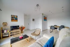 Nice apartment Mérignac with terrace and parking - Veyrines