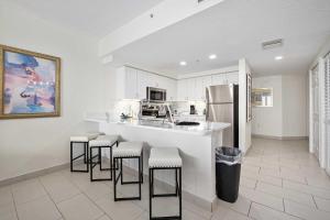 Luxury 10th Floor 2 BR Condo Direct Oceanfront Wyndham Ocean Walk Resort Daytona Beach | 1027