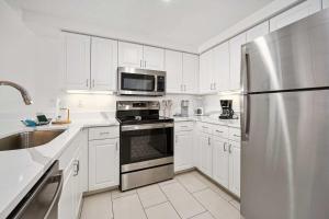 Luxury 10th Floor 2 BR Condo Direct Oceanfront Wyndham Ocean Walk Resort Daytona Beach | 1027