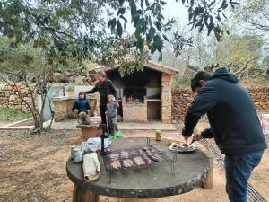 Mas de Paco, Chimenea, barbacoa y piscina
