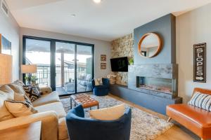 Downtown Winter Park Condo 3 Mi to Slopes!