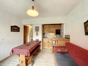 Appartement cosy au pied des pistes à Combloux avec balcon et casier à skis - FR-1-560-61