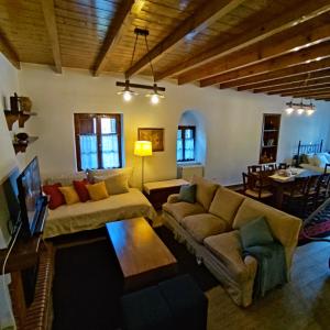 Kristis Homes - Traditional Home in Dimitsana