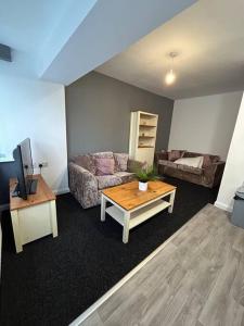 Two bedroom apartment room 18