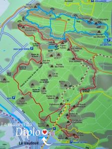 La maison du Diplo : Forêt, sentiers et grimpe