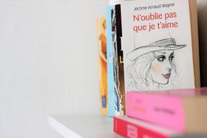 Mont Royal - piscine - balcon vue imprenable sur les montagnes