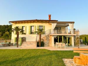 Ca' S Lorenz - A Luxury 100m2 Apartment in a Chic Vineyard Villa