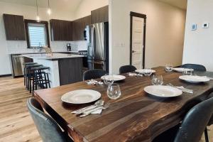 New 3BR condo in Bozeman w mtn views and trails