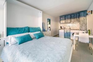 Loft beach blue