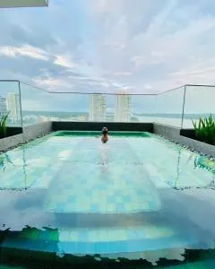 超赞海景高级公寓 浪漫香薰浴缸泡澡 Nexflix YouTube WiFi 喜欢浪漫宁静的您怎可错过 - Kampong Baharu