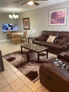 Cozy 2 Bdr. Apt. - Bryant #2