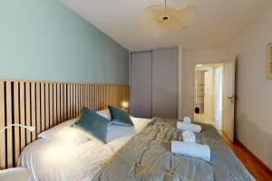 L'Equateur - 4 people garage near lake - Аргоне