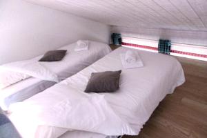 Maisons de vacances Pretty house with double terrace near the ocean : photos des chambres