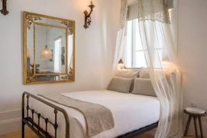 157 Flores Apartment