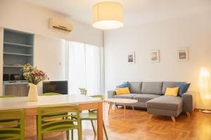 Family Apartment 10 from the Acropolis 100m2