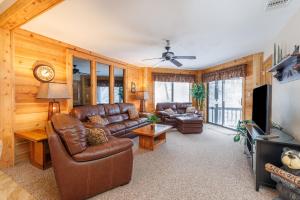 Seven Springs Stoneridge 3 Bedroom Standard Condo, Private Deck condo