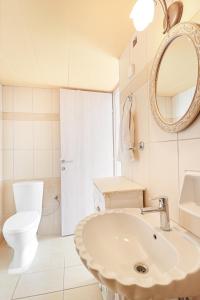 Louiza Apartments
