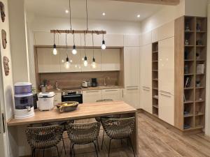 Home Away From Home Apartment- City center - longer term rates available