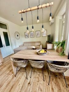 Home Away From Home Apartment- City center - longer term rates available