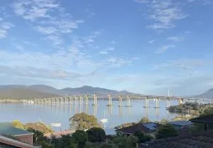 Hesket Guesthouse with views, privacy & 7 minute drive to Hobart CBD - Bellerive