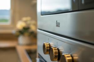 Apartamento con terraza, vistas playa y montaña