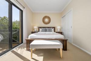 Marcotta Guest Suite - Moments to Golf Course