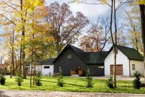 Tranquil Waterside Oasis - سانت جوزيف