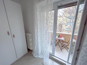 Large Apartment well connected to Roma Historic Center with Metro A, AC, WI-FI