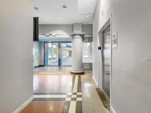 Beautiful 2BR2BA in Bldg connected to Skywalk