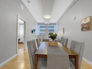 Beautiful 2br2ba In Bldg Connected To Skywalk