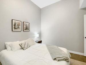 Beautiful 2BR2BA in Bldg connected to Skywalk