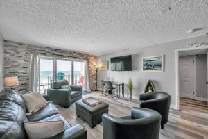Newly Renovated Condo on Maderia Beach