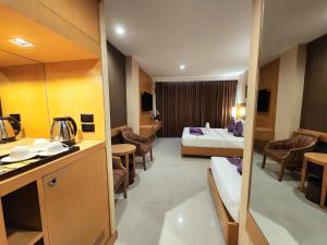 Masters Suites Hotel