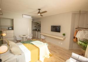 SereniaCancun Beachfront Apartment Hotel Zone.