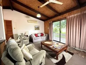 Grassvale Farms Retreat - Lodge - Lindenow