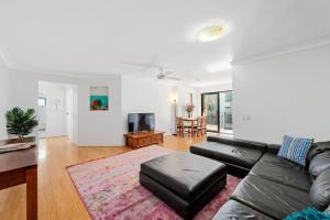 Spacious & Comfy 2 Bed 2 Bath 2 Car - Auchenflower