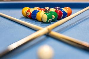 Modern & Funky 3-BR Duplex with Games Room & Sauna