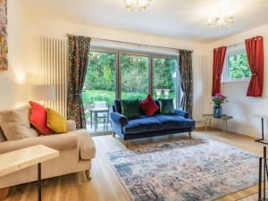 4 Bed in Bakewell 87419