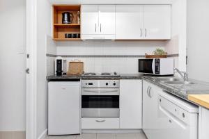 Panoramic Perth Views 1BR on Mounts Bay Road