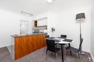 Panoramic Perth Views 1BR on Mounts Bay Road